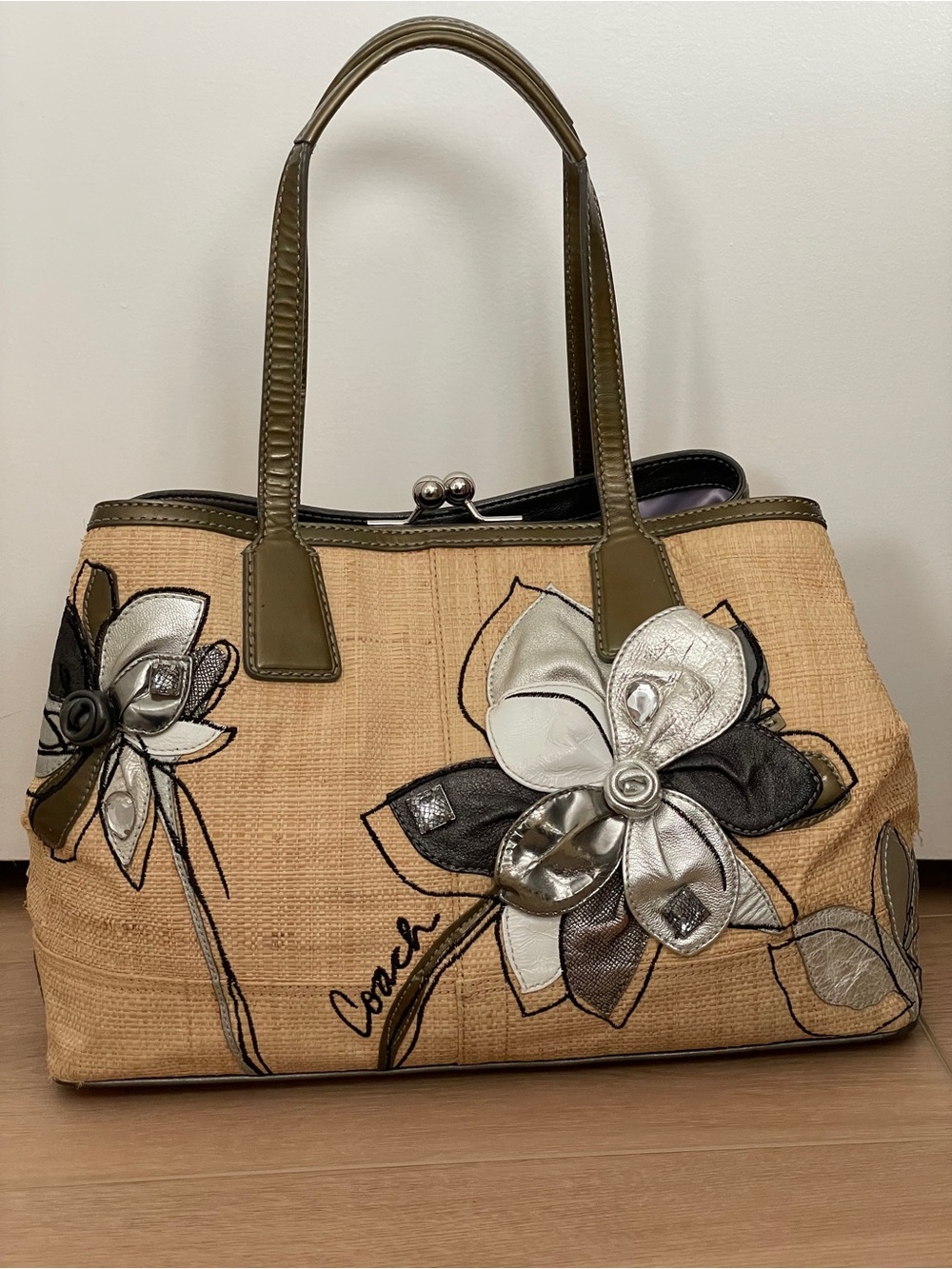 Coach Hamptons 10th Anniversary 13531 Straw Floral Kisslock Tote Bag
